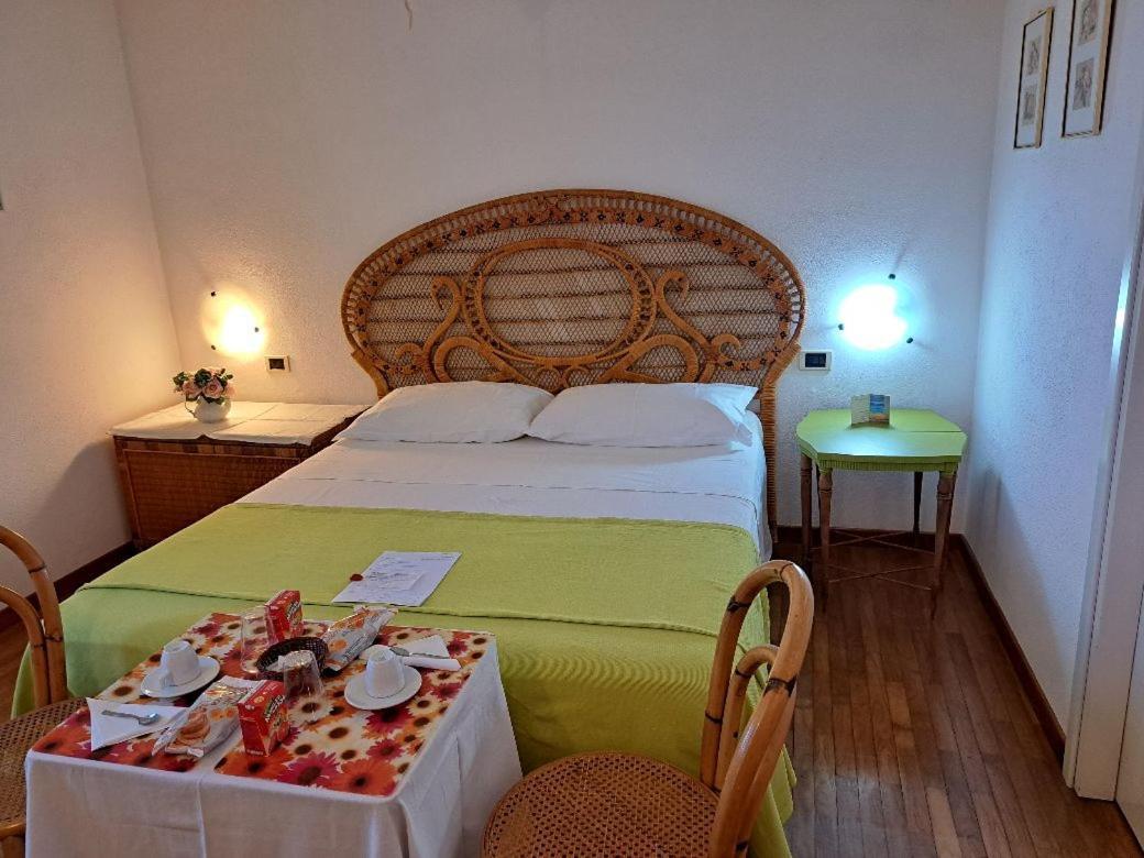 Il Profumo Di Ginestre Bed and Breakfast Olbia Buitenkant foto